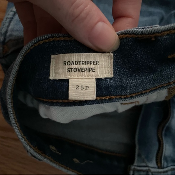 Madewell short petite 25” inseam, size 25 mid-high waisted jeans - Picture 3 of 3